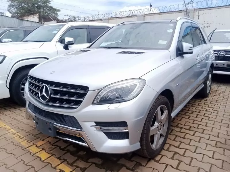 Mercedes-Benz ML 350   - 2012