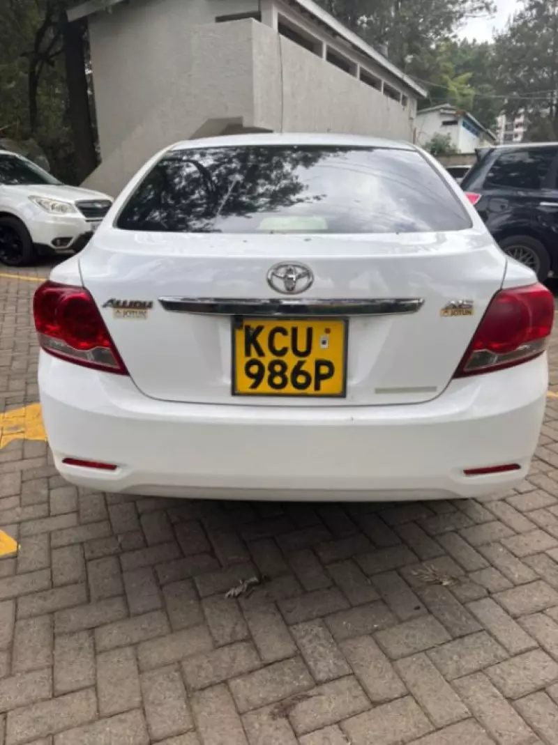 Toyota Allion    - 2012