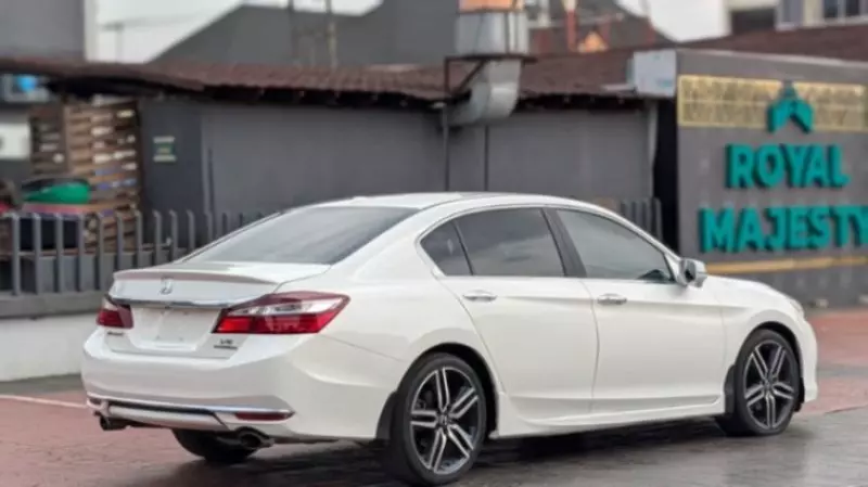 Honda Accord   - 2017