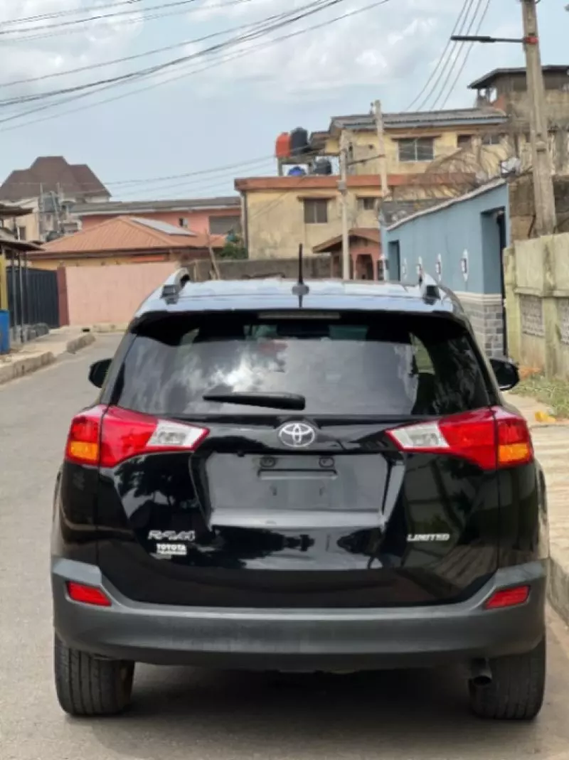 Toyota RAV4   - 2015