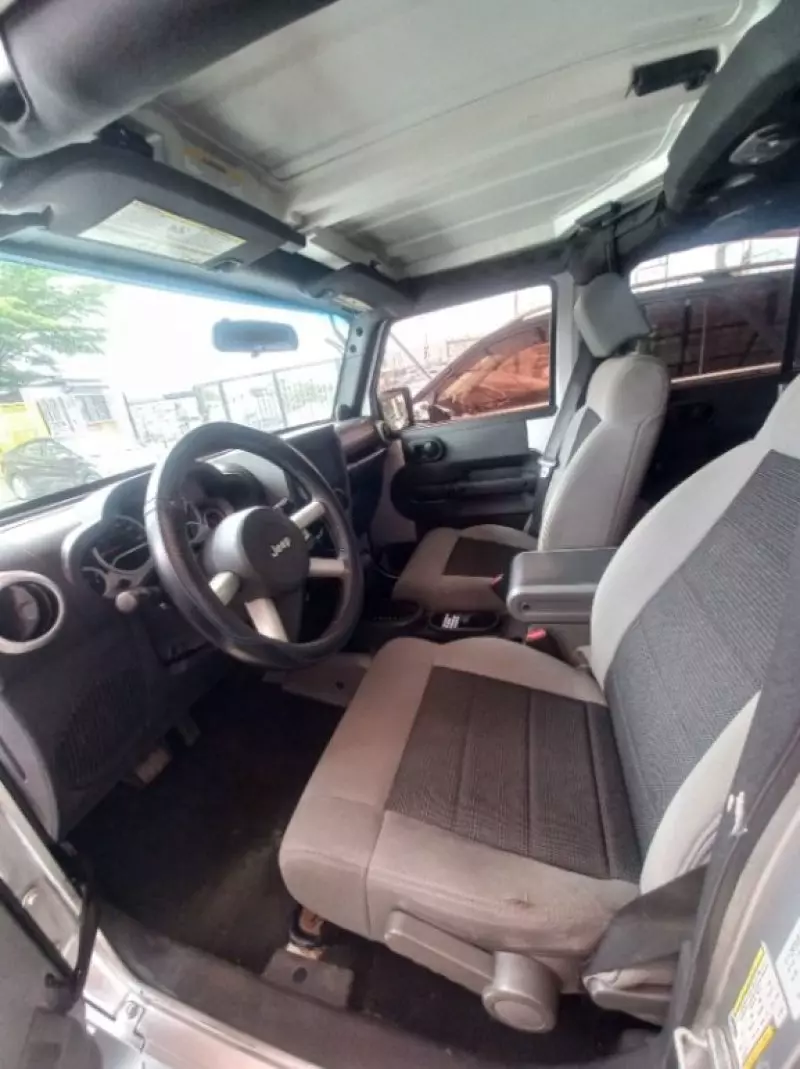 JEEP Wrangler Sahara   - 2010