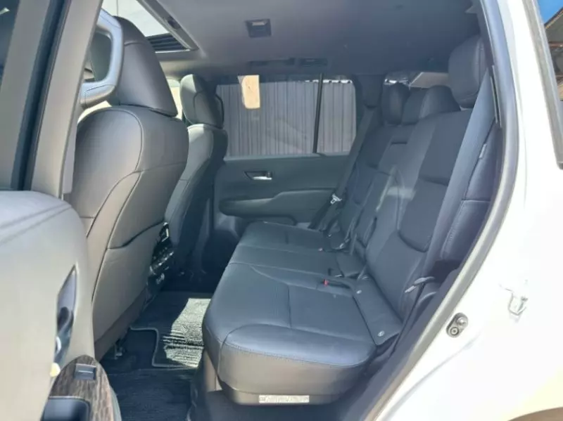 Toyota LAND CRUISER 300 LC300