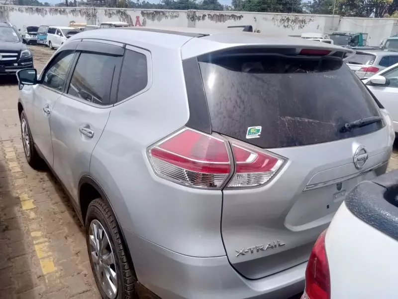 Nissan X- trail   - 2015
