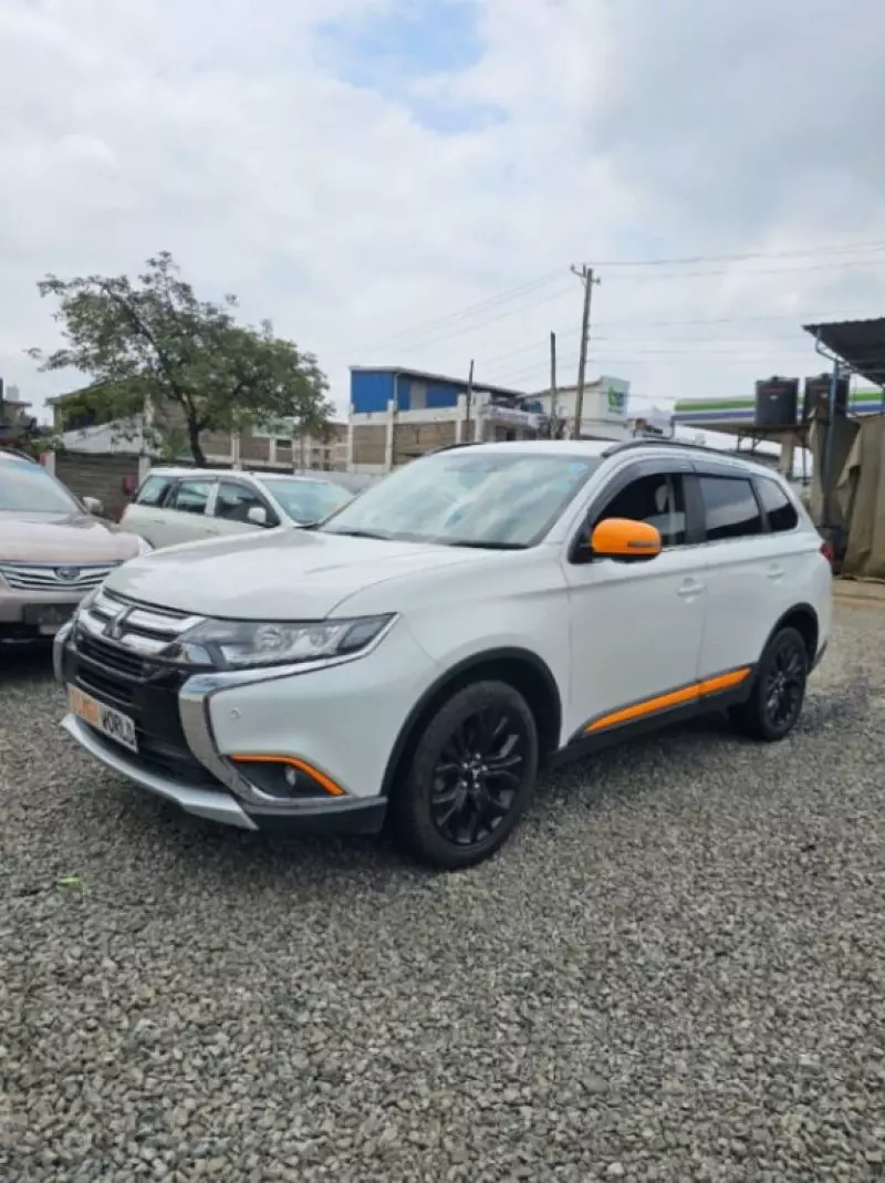 Mitsubishi OUTLANDER   - 2018