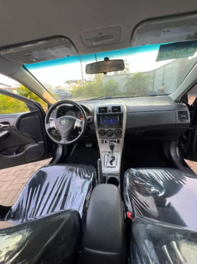 Toyota Corolla   - 2010