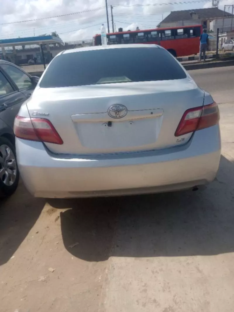 Toyota camry   - 2009