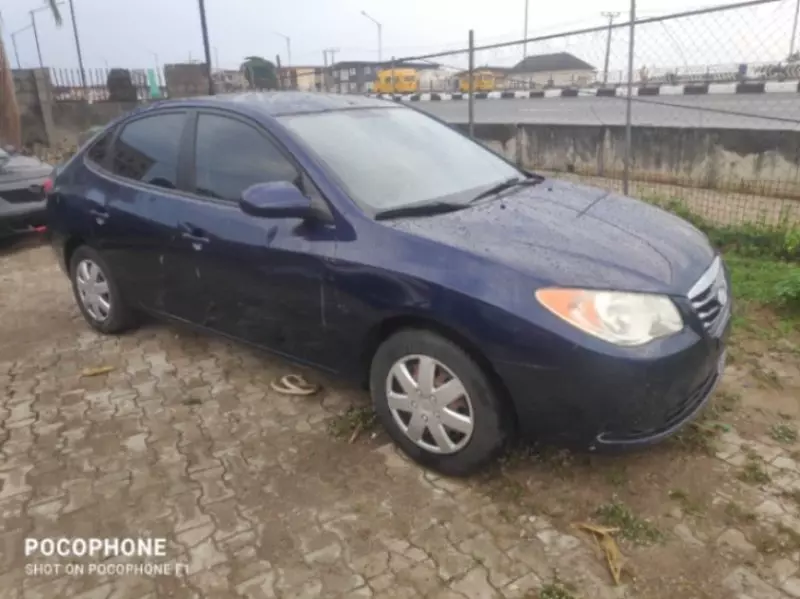 Hyundai Elantra   - 2009