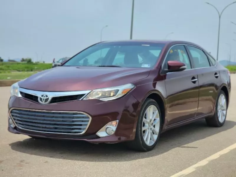 Toyota Avalon   - 2013