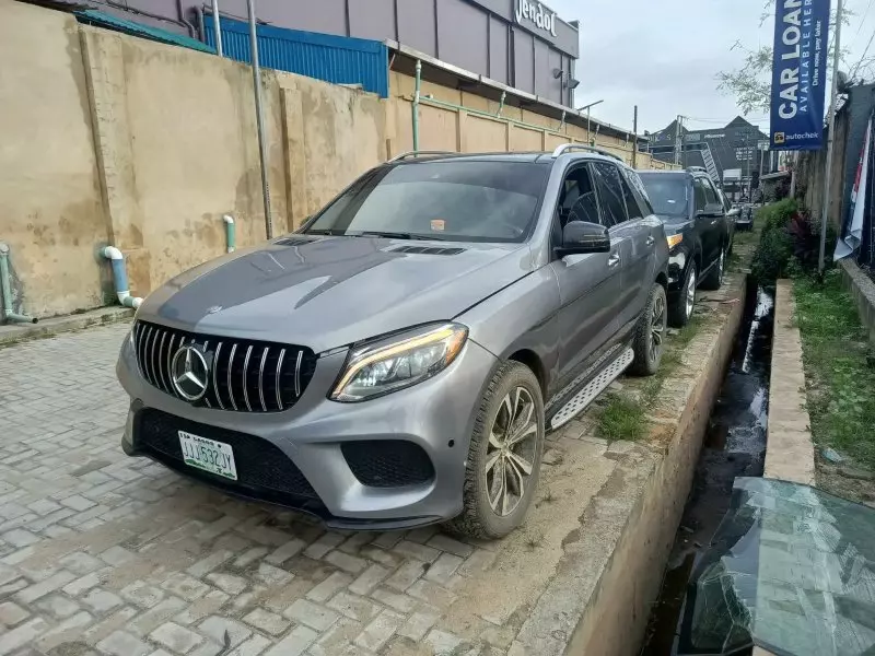 Mercedes-Benz ML 350   - 2012