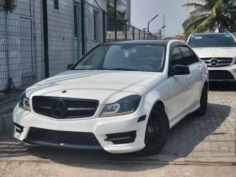 Mercedes-Benz C 300   - 2013