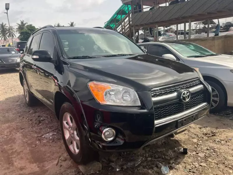 Toyota RAV 4   - 2010