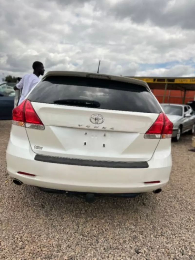Toyota Venza   - 2013
