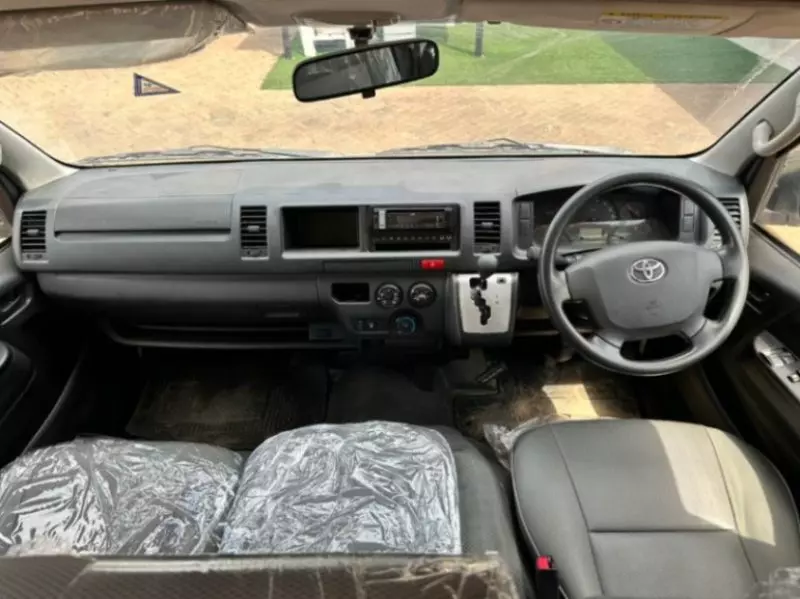 Toyota Hiace   - 2018