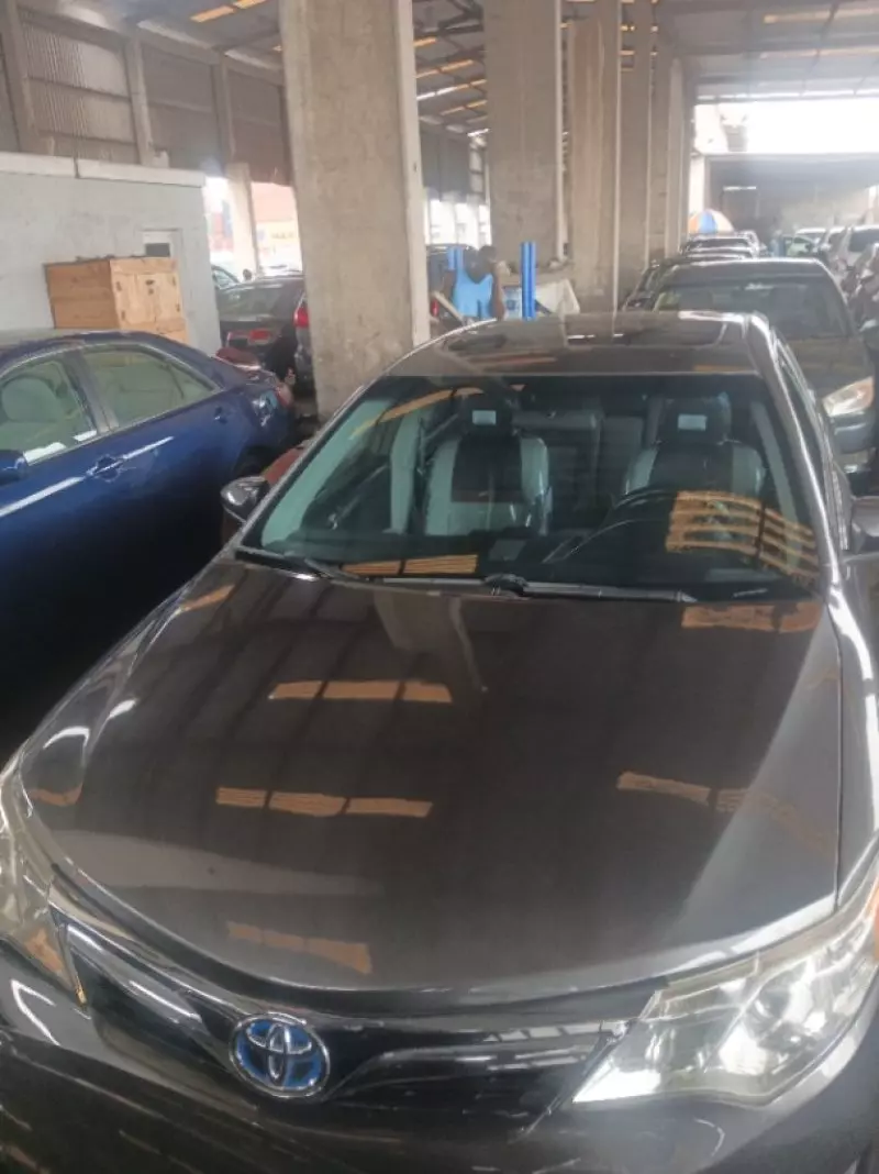 Toyota camry   - 2013