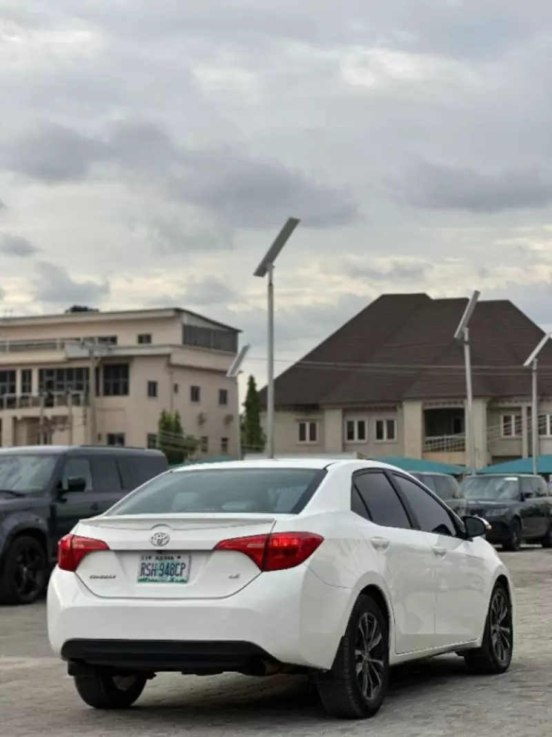 Toyota corolla   - 2015