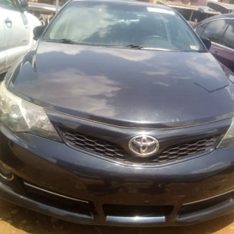 Toyota Camry   - 2014