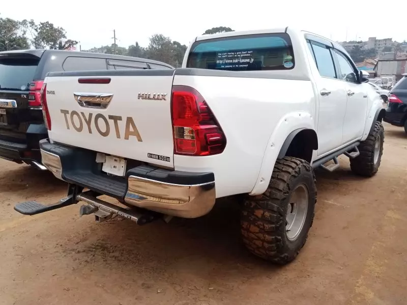 Toyota Hilux   - 2018