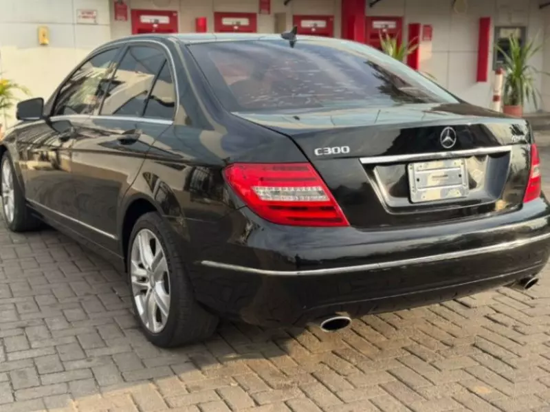 Mercedes-Benz C 300   - 2013