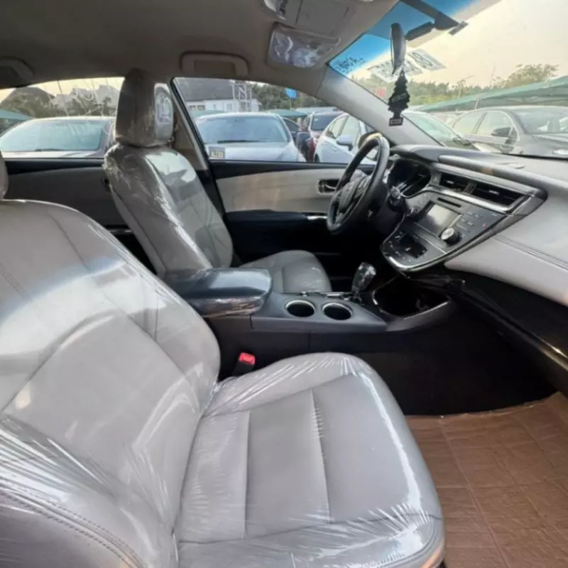 Toyota Avalon - 2014