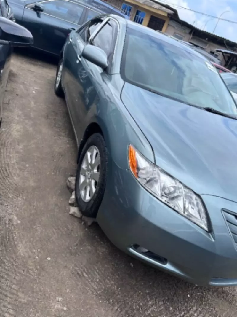 Toyota Camry   - 2008