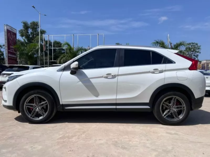 Mitsubishi Eclipse Cross 4x2   - 2020