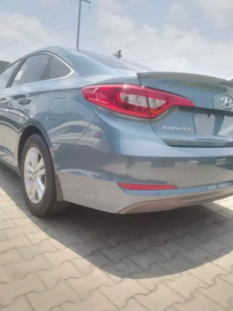 Hyundai Sonata   - 2015