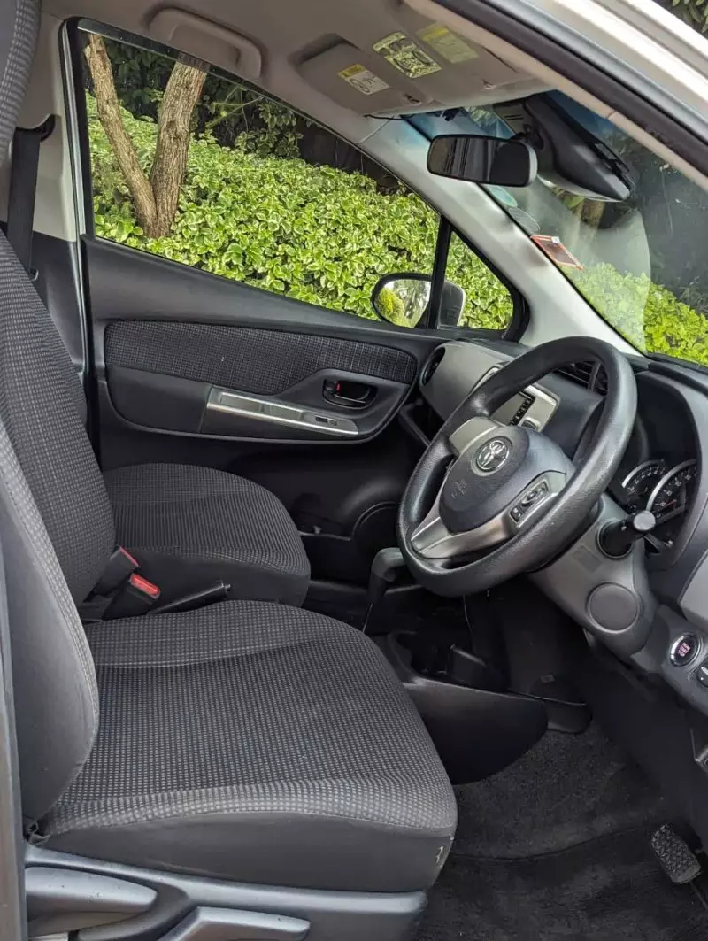 Toyota Vitz   - 2016