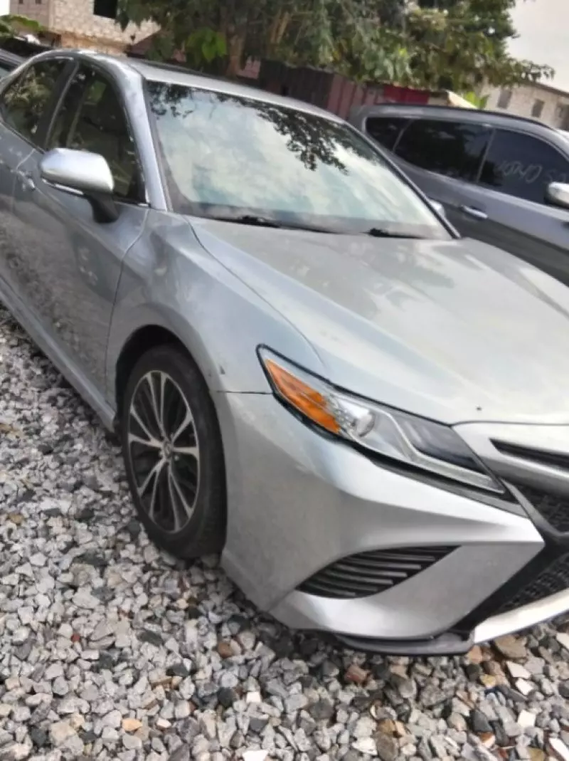 Toyota Camry   - 2018
