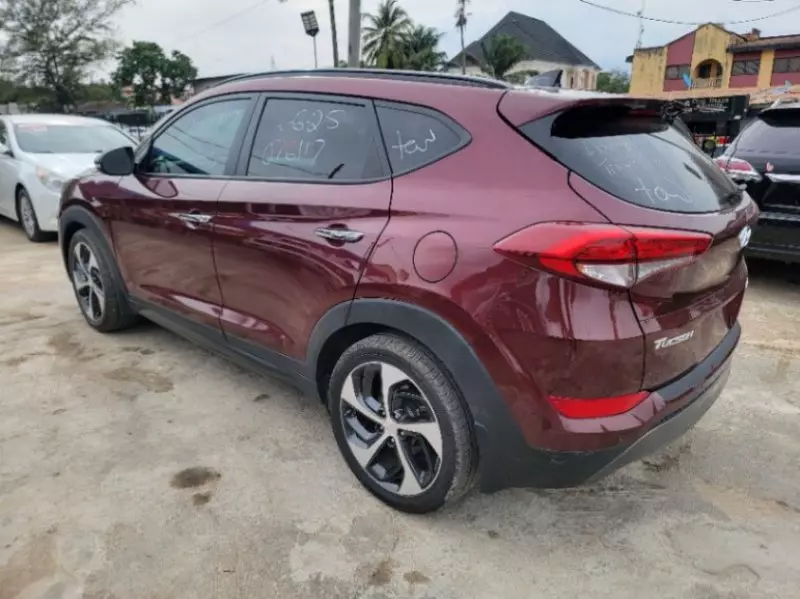 Hyundai Tucson   - 2016