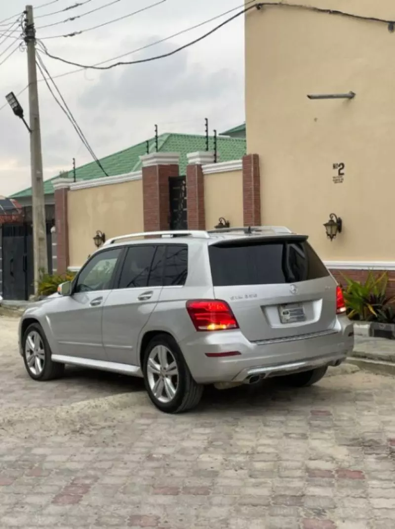 Mercedes-Benz GLK 350   - 2010