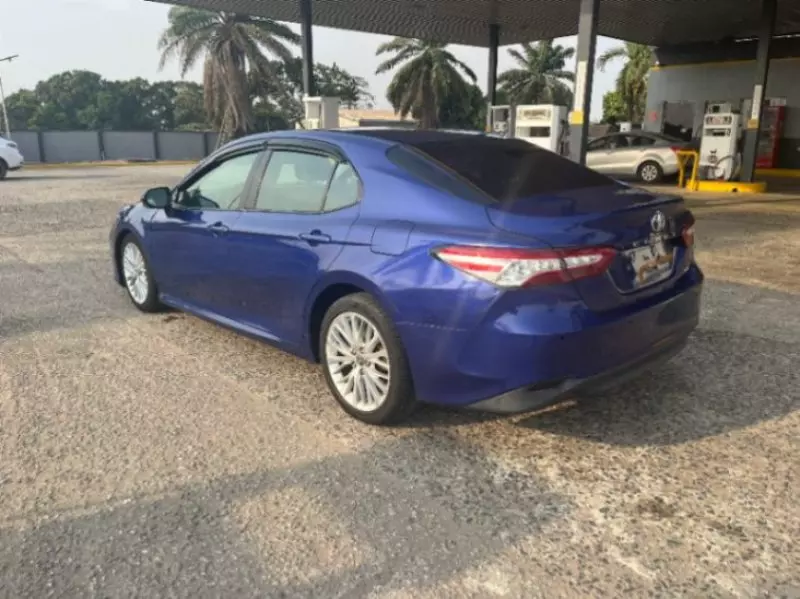 Toyota Camry   - 2018