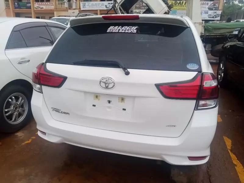 Toyota Fielder    - 2013