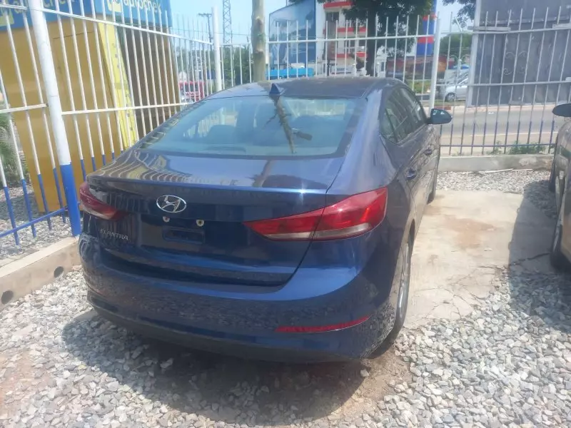 Hyundai Elantra   - 2018