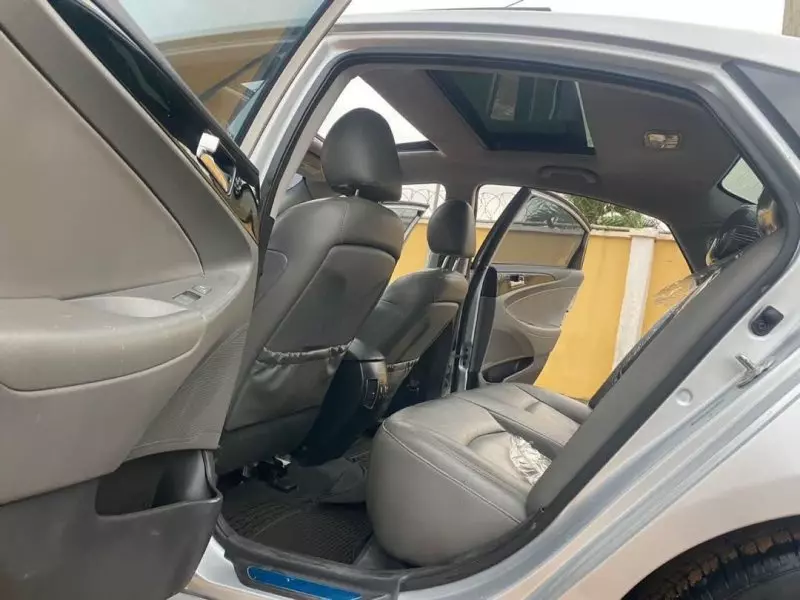 Hyundai Sonata   - 2013
