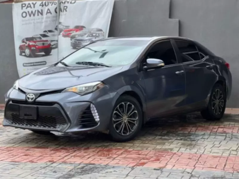 Toyota Camry   - 2014