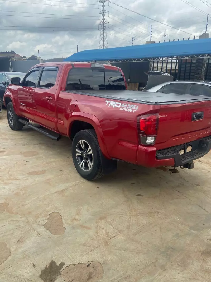 Toyota Tacoma   - 2019