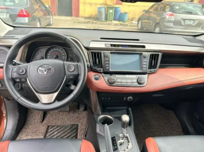 Toyota RAV 4   - 2014