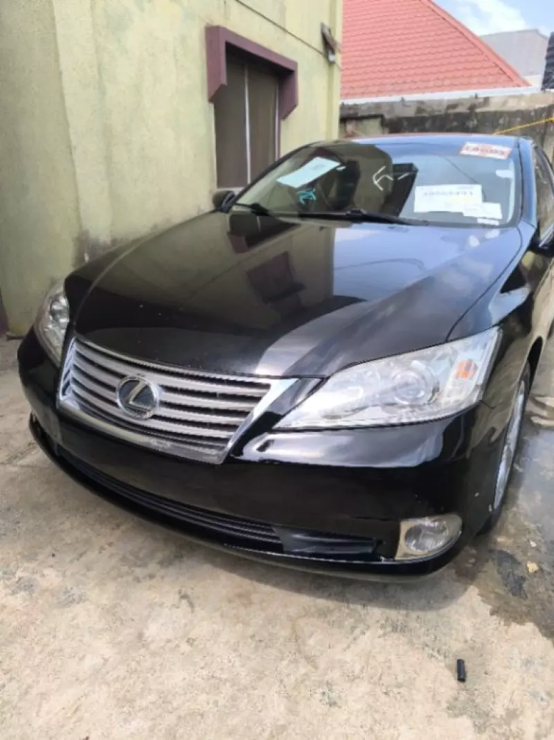 Lexus ES 350   - 2010