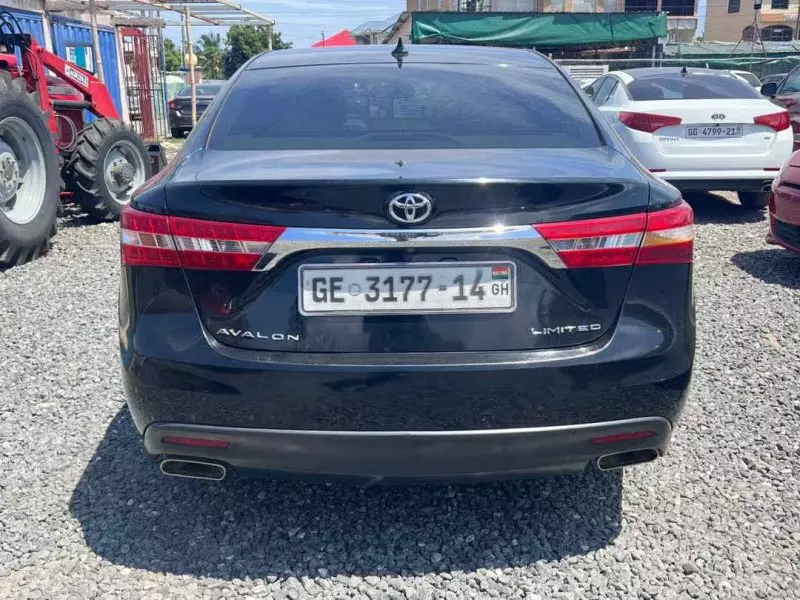 Toyota Avalon   - 2013