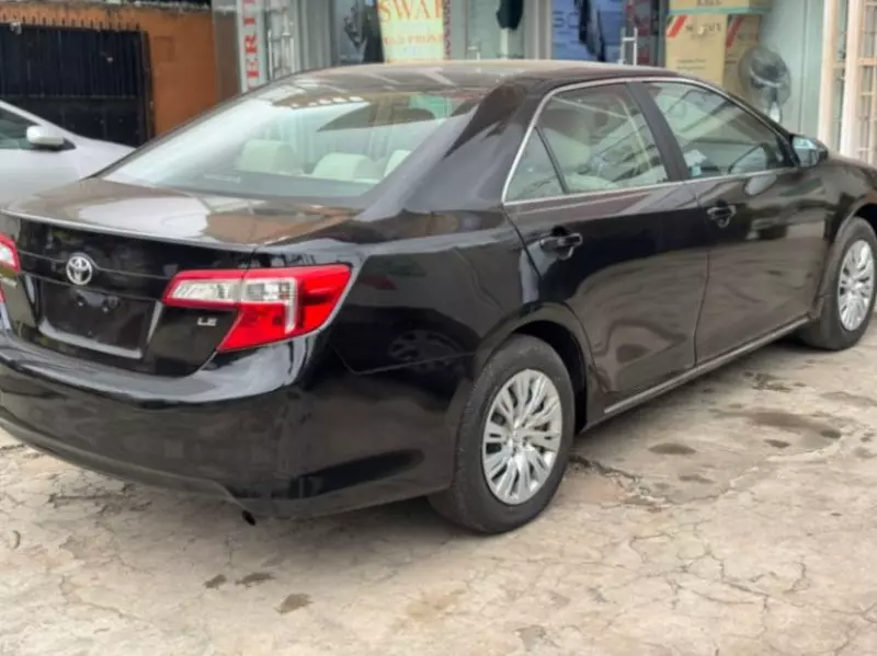 Toyota camry   - 2012
