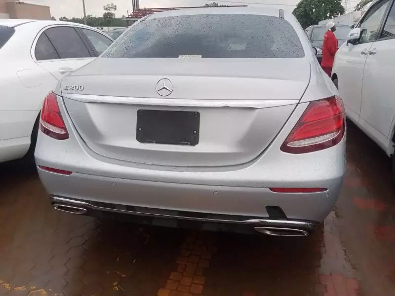 Mercedes-Benz E 200 - 2016