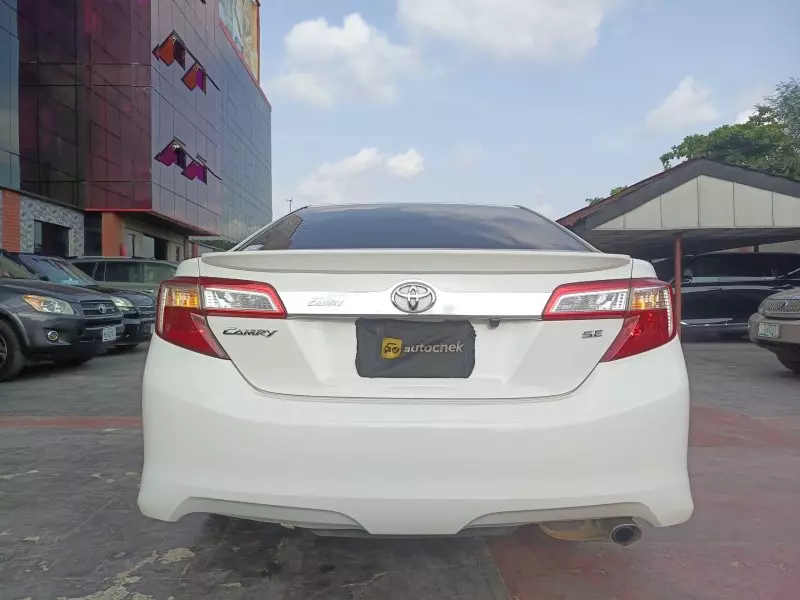 Toyota camry   - 2012