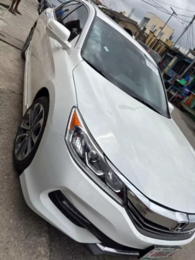 Honda Accord   - 2016