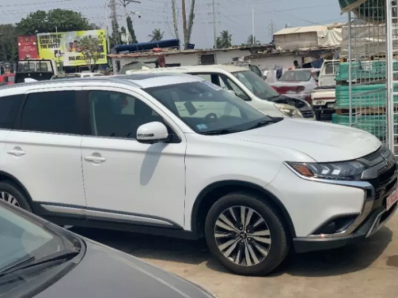 Mitsubishi Outlander - 2019