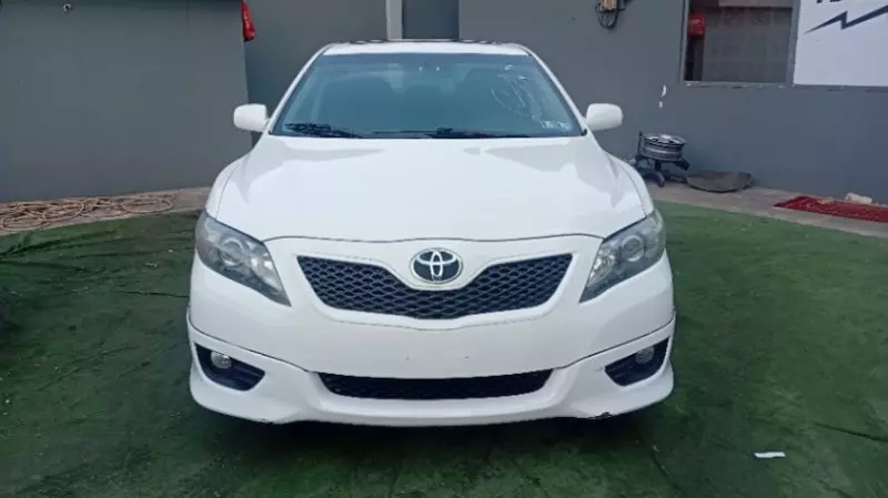 Toyota Camry - 2011