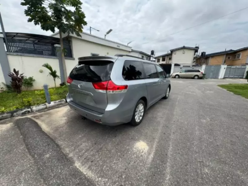 Toyota Sienna
