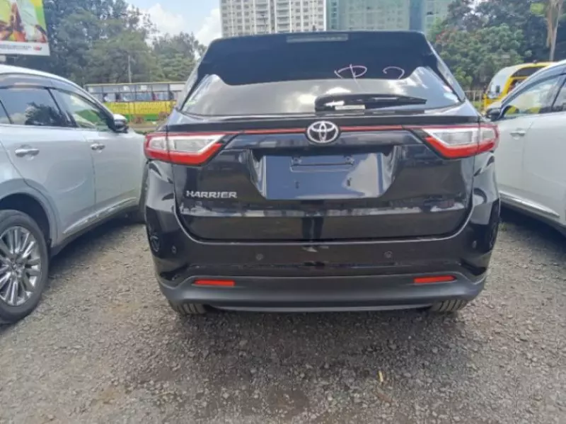 Toyota Harrier   - 2018