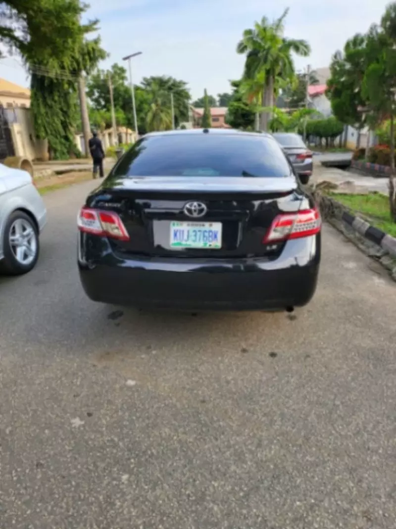 Toyota Camry   - 2010
