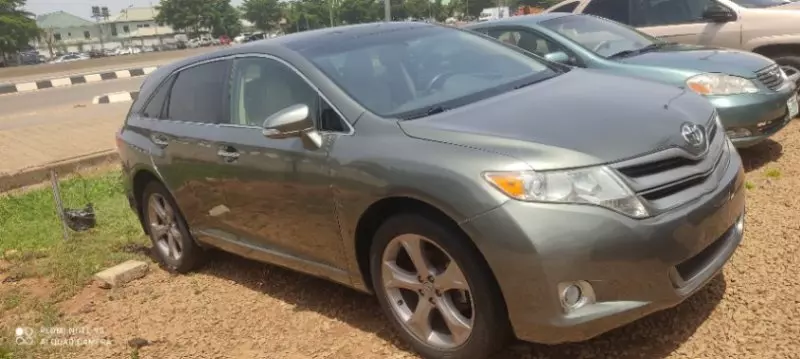 Toyota Venza   - 2013