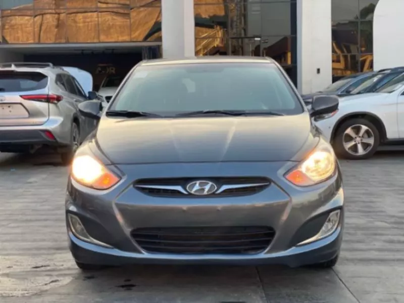 Hyundai Accent RB   - 2012